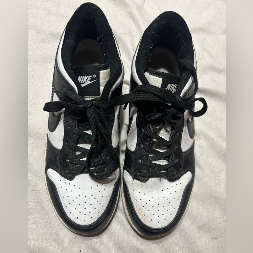 Nike Men's Classic Black and White Sneakers